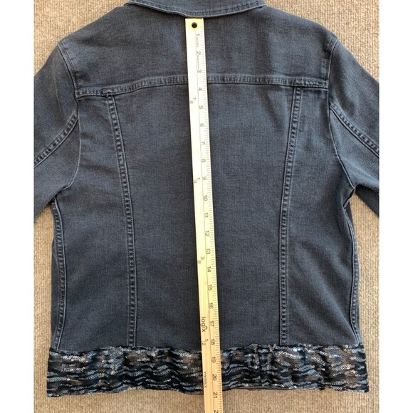 Levis Jacket Womens M Denim Embellished Trucker Lightly Distressed Button Up - Picture 8 of 10